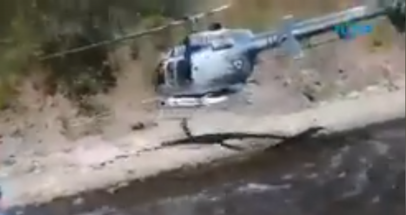 Atacan campesinos con cohetes a helicóptero de Sedena en Guerrero por fumigar amapola (VIDEO)