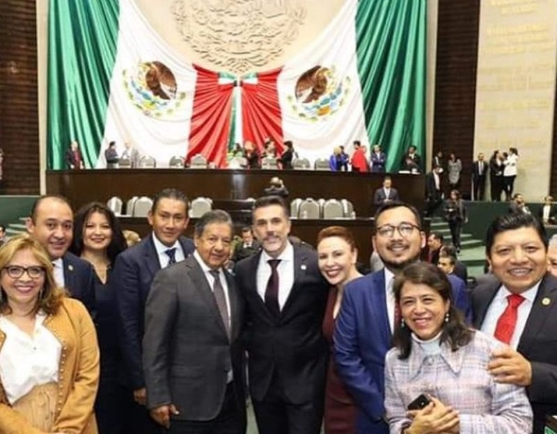 Importan más las selfies que legislar a diputados y senadoresy