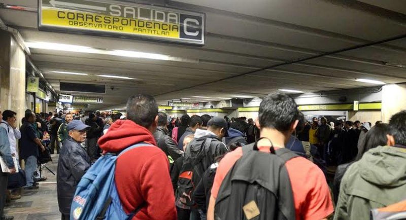 Desarticulan 23 bandas roba celulares en el Metro gracias a video cámaras