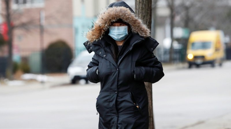 Mujer evita que la violen inventando que tiene coronavirus