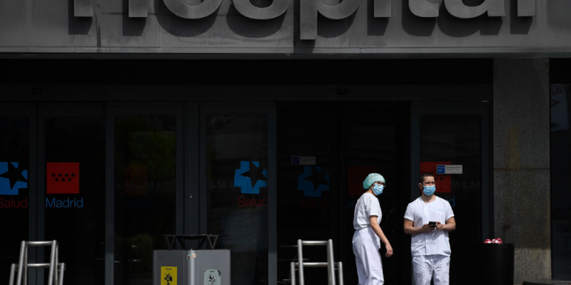 Pacientes con coronavirus se escapan de hospitales en España sin ser dados de alta
