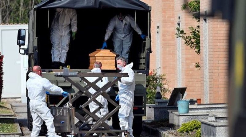 Más de 7 mil 500 muertos por Covid-19 en Italia, pero contagios disminuyen