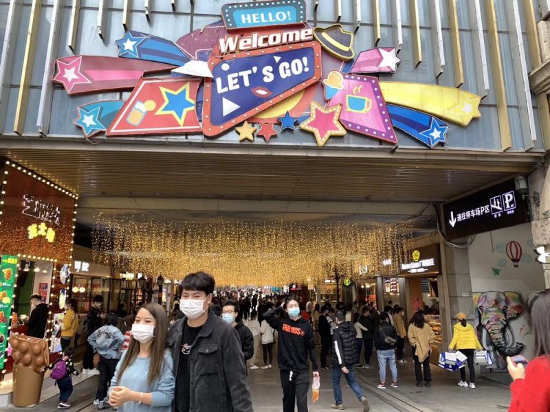 Lugares turísticos en China vuelven a estar abarrotados de gente tras Coronavirus