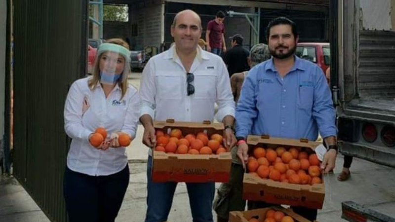 Productores donan verduras y panistas aprovechan para hacer despensas con sus logos