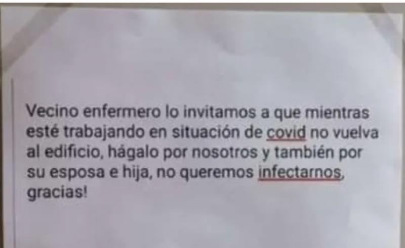 Vecinos CORREN de su propia CASA a ENFERMERO por miedo a INFECTARSE