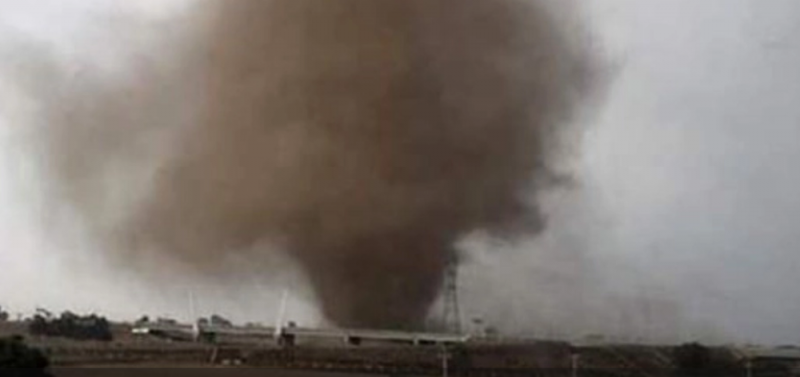 Sorprendente TORNADO preocupa a HABITANTES de Huamantla; hay una PERSONA muerta