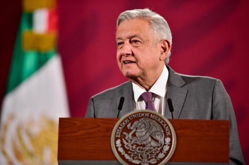 Anuncia AMLO REDUCCIÓN del 25% de su SUELDO a altos FUNCIONARIOS