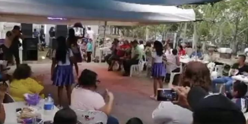 Celebran fiesta de XV con cientos de invitados y se NIEGAN a interrumpirla pese a COVID19