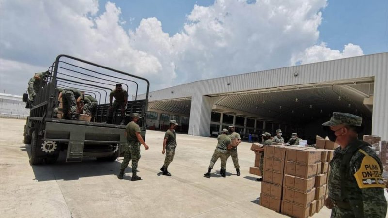 Ejército y Fuerza Aérea son los ENCARGADOS de transportar INSUMOS MÉDICOS a todo México