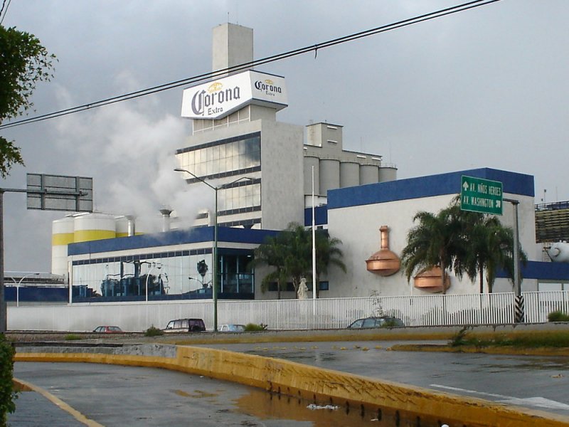 INTERNAUTAS festejan HUMO blanco y GRUPO Modelo desmiente ARRANQUE de producción