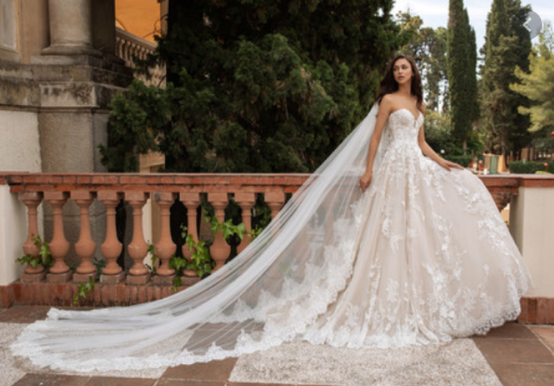 Empresa REGALA vestidos de novia a doctoras y enfermeras que COMBATEN al covid-19