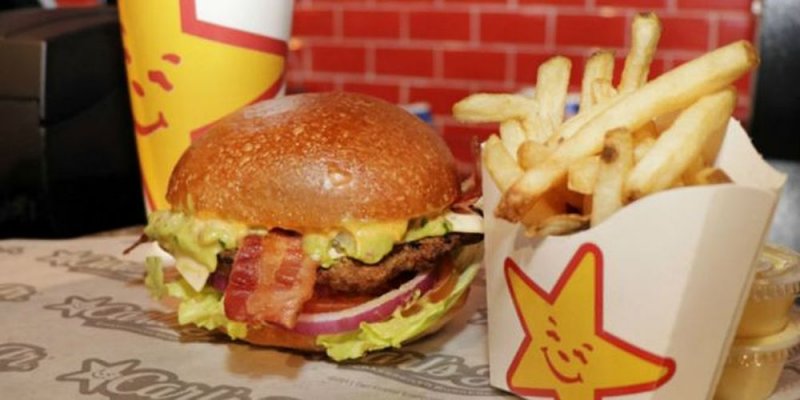 A UN PESO; la promoción de Carl’s JR por Día de la Hamburguesa