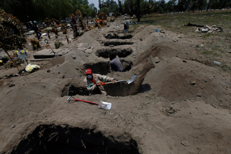 Nunca habíamos ENTERRADO tantos cuerpos como ahora: Sepultureros en México