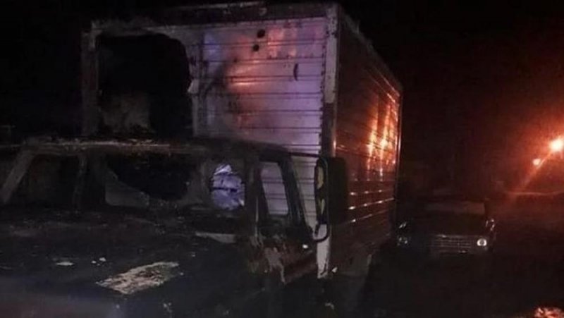 INCENDIAN camioneta de verdulero tras salir POSITIVO de CORONAVIRUS 
