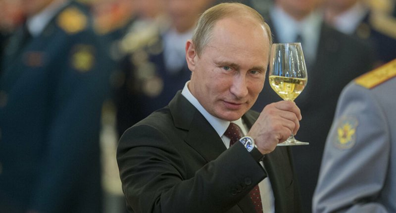 Rusos aprueban que PUTIN siga al frente del país hasta 2036