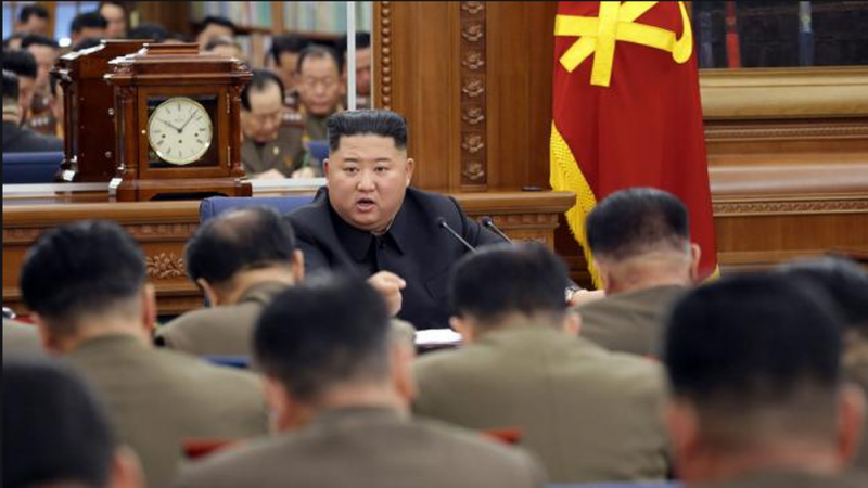 Kim Jong-un hace EXPLOTAR oficina tras difundir IMÁGENES impropias de su esposa