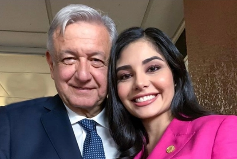 Oposición publica fotos FALSAS de Geraldine Ponce en avión donde viajó AMLO