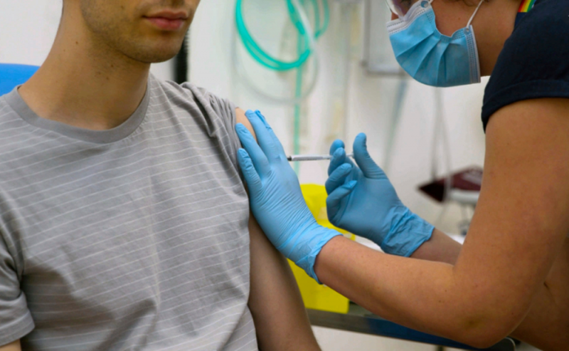 Vacuna COVID19 de Oxford da EXCELENTES resultados en voluntarios