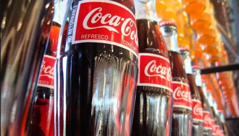 ¿Por qué la gente dice que la Coca-Cola sabe mejor en botellas de vidrio?
