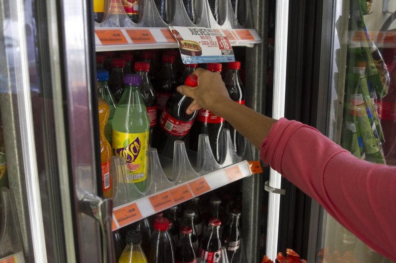 Con la idea de COMBATIR la obesidad senadores proponen impuesto para las bebidas azucaradas 