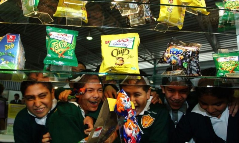 Mexicanos comen COMIDA CHATARRA porque es para lo que les alcanza: ANPEC