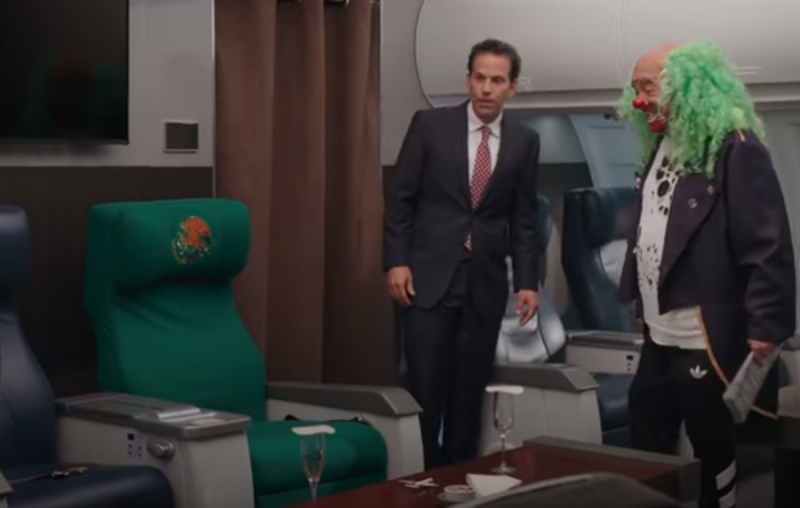 Critican ´Loretito´ y Brozo a la 4T en video ´DENTRO´ del AVIÓN presidencial