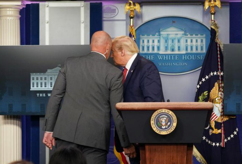 Interrumpen a TRUMP en plena conferencia para resguardarlo tras tiroteo afuera de la Casa Blanca