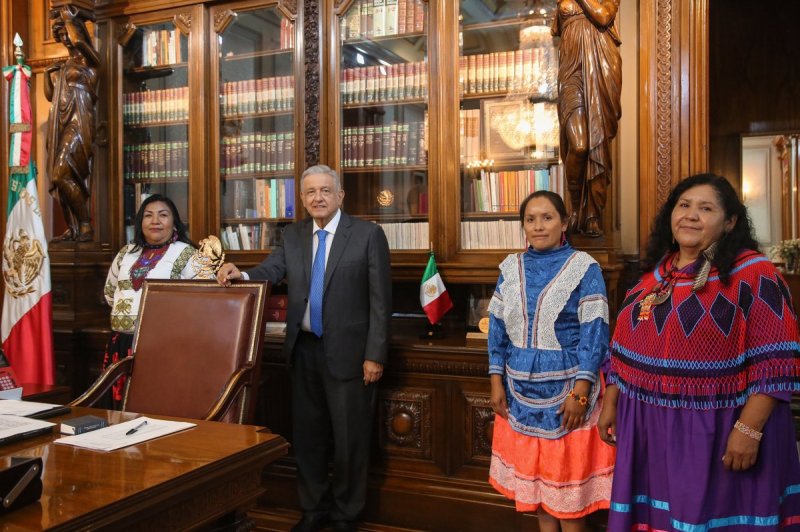 Presenta AMLO la terna de MUJERES INDÍGENAS a presidir el Conapred