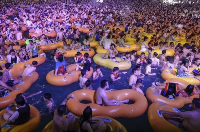 Critican redes fiesta MASIVA en Wuhan dónde empezó todo del Coronavirus