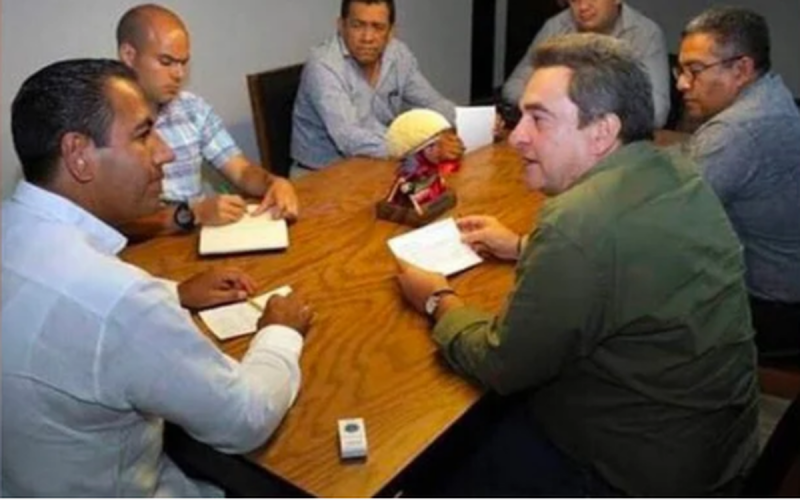 Filtran IMAGEN de encuentro de Pío López Obrador y Senador Eduardo Ramírezy