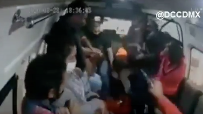 #URGENTE| Pasajero que recibió balazo en asalto de combi en Naucalpan pierde la vida: VIDEO 