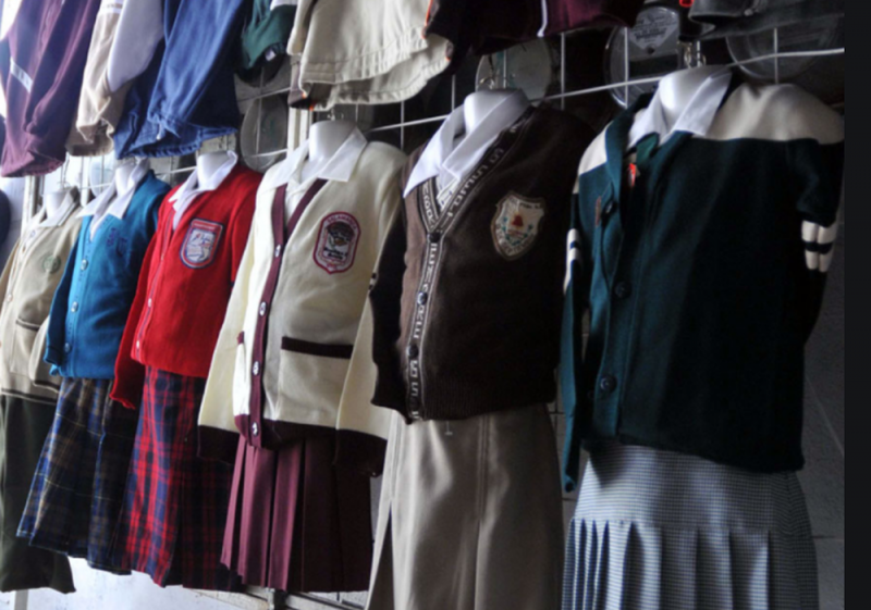 Advierte PROFECO que escuelas NO pueden EXIGIR a padres COMPRAR uniformes.
