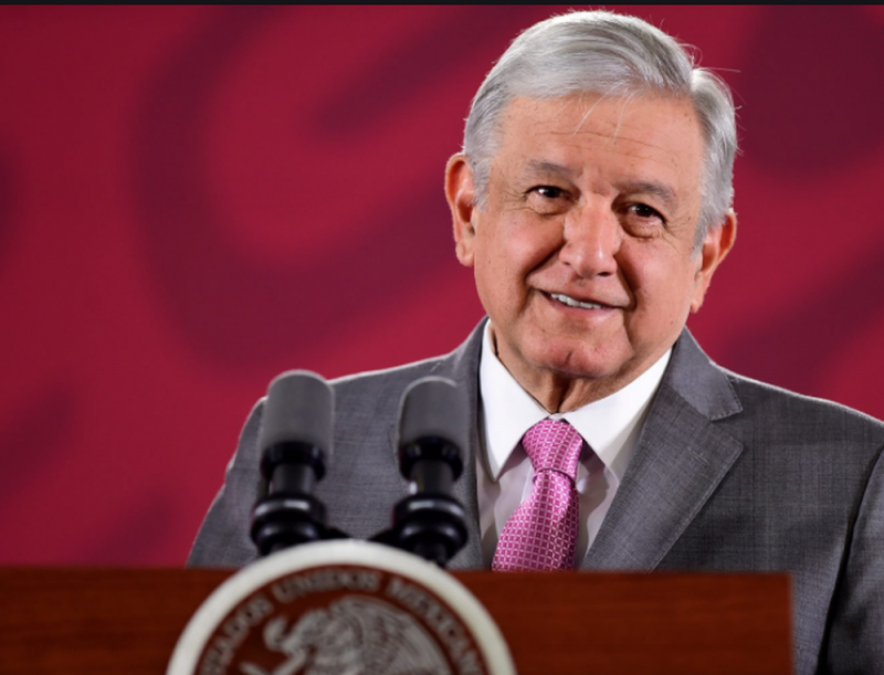 AMLO revira a “intelectuales” y presenta carta de apoyo de ciudadanos con 34 mil firmas
