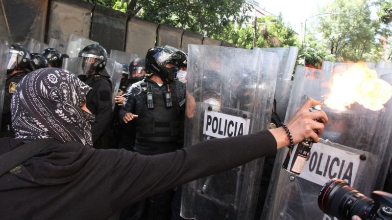 Aprueba Congreso que policías PORTEN CÁMARAS durante protestas
