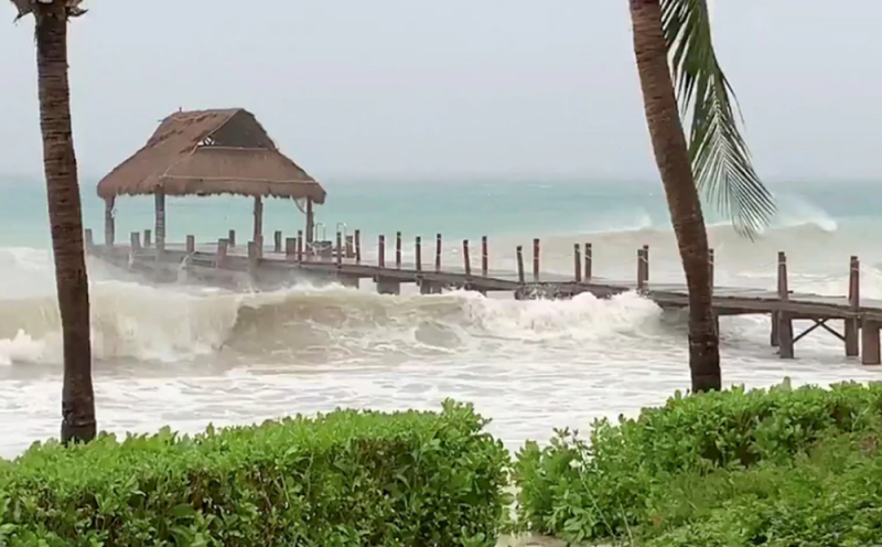 Se activa la ALERTA ROJA y ordenan la evacuación en Holbox y Cancún por HURACÁN Delta