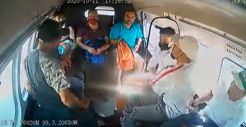 “Ya se la saben”, en un minuto asaltan Combi en Ecatepec y pasajeros reclaman al chofer (VIDEO)