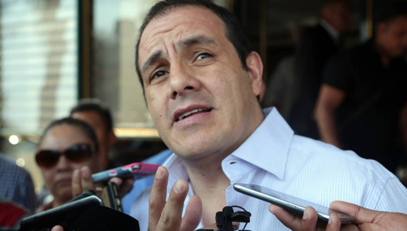 Se BURLAN de Cuauhtémoc Blanco por no saber leer ni expresarse frente a AMLO