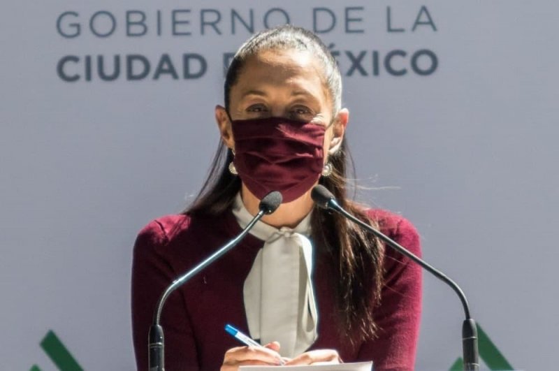 Claudia Sheinbaum sigue atenta y desde casa las “Mañaneras” de AMLO 