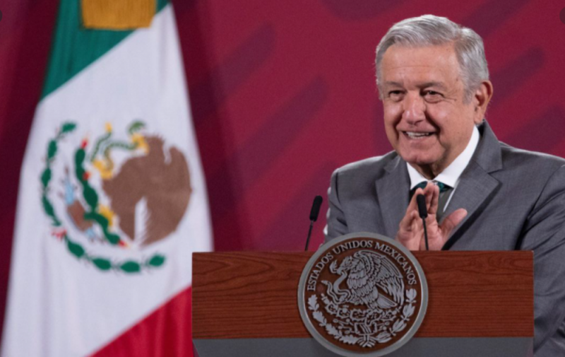 Donación de aguinaldos se usará para comprar 80 ambulancias al IMSS, AMLO