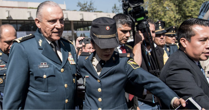 Salvador Cienfuegos llega a México tras retiro de cargos en EU; esta noche dormirá en su casa