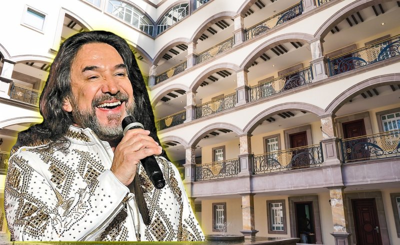 Marco Antonio Solís construye su hotel y redes lo llaman “Palacio de Bukinham”y