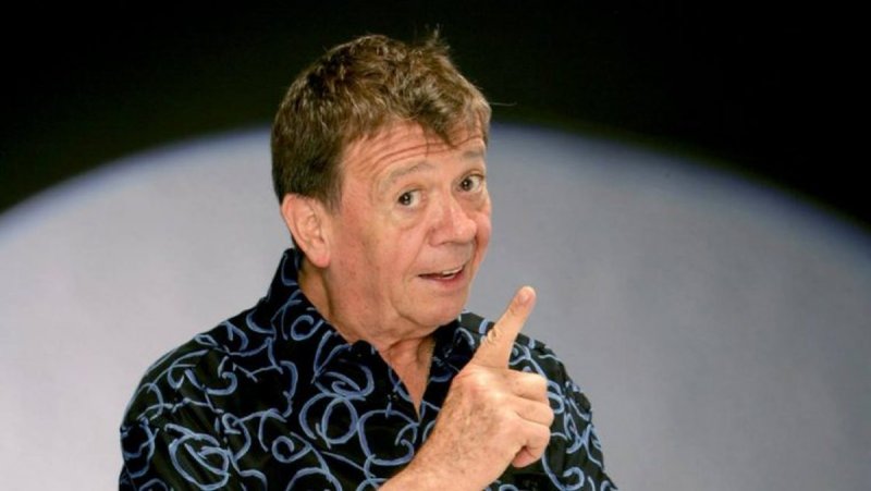 Se viraliza FOTO de personajes famosos que ya murieron, excepto CHABELO