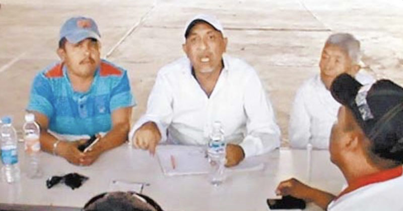 Asesinan en Maruata a ex alcalde de Aquila que aparecía en fotografías con La Tuta 