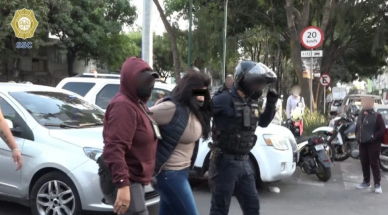 Detienen a mujer en Iztapalapa que ofrecía ARMAS como regalo de Día de Reyes