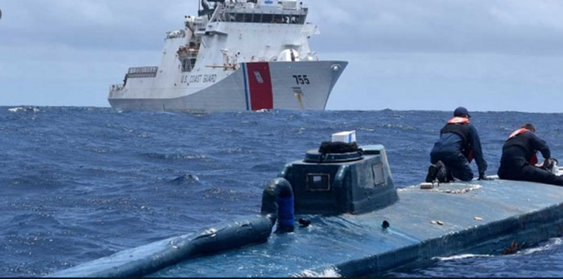 SEMAR decomisa en costas mexicanas narcosubmarino lleno de cocaína proveniente de Colombia