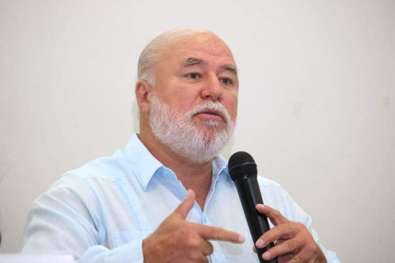 Critica Manuel Clouthier quese tomen datos del INE para por aplicarse la vacuna contra Cpvid-19