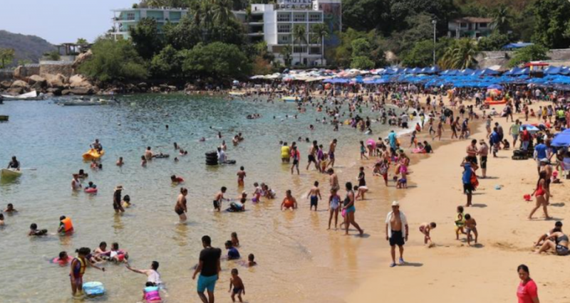 Autoridades advierten de posible tercera ola de COVID19 por vacaciones de Semana Santa