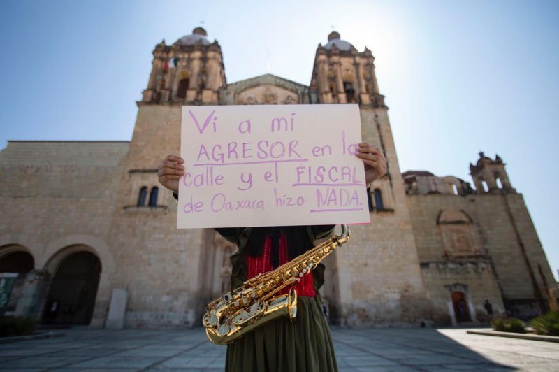 Acusa María Elena Ríos a fiscal por omisión: “vi a mi agresor en la calle y no hizo nada”