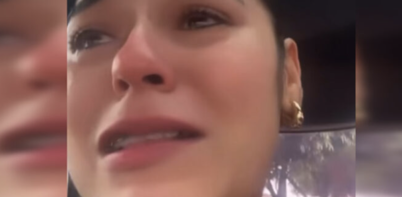 «Me vio mucha gente, que vergüenza» Joven rompe en llanto al tener su primer choque de autoy