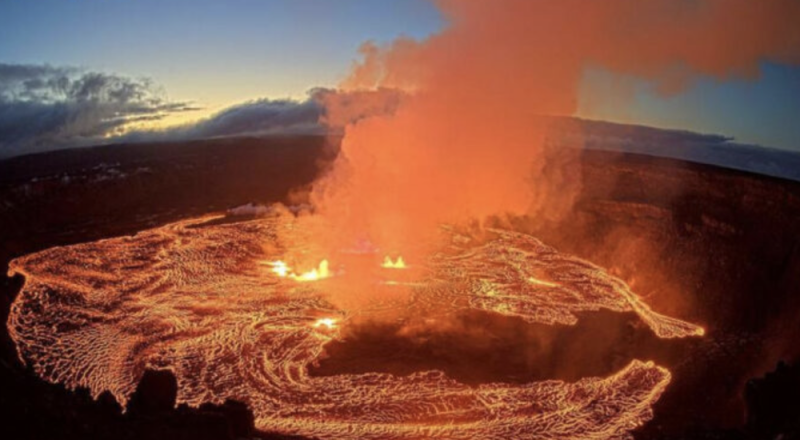 Las impresionantes imágenes del volcán Kilauea: ha expulsado columnas de lava de 370 metrosy